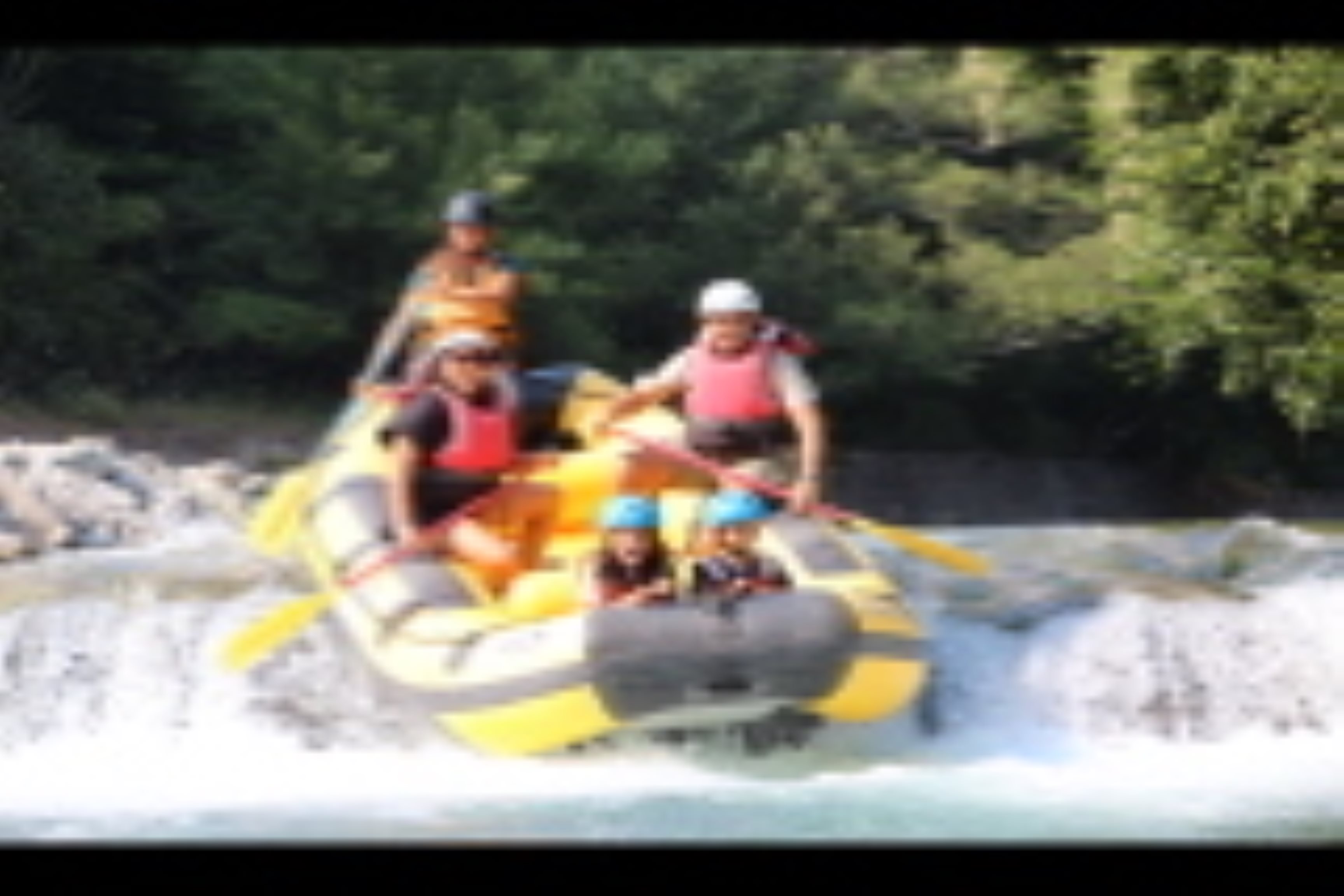 Voyage amusant de rafting